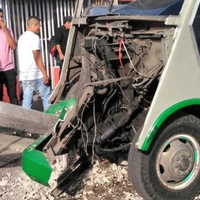 Iztapalapa: choca microbús con auto, 11 lesionados