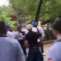 VIDEO: Riña es captada afuera de restaurante de CDMX