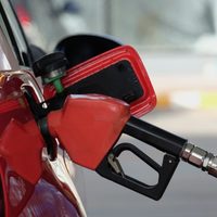 Así es como pagarás menos impuesto por gasolina y diésel