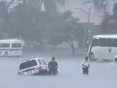 Huracán “Beatriz” ya pega con fuerza en costas mexicanas
