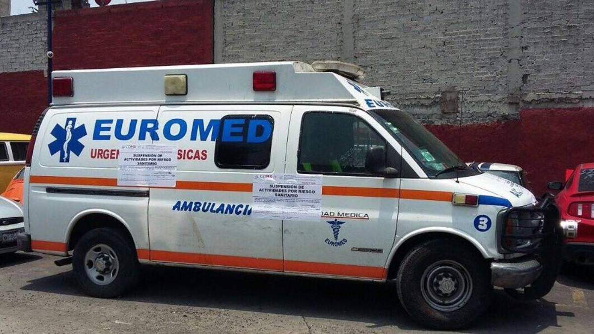 Al corralón ambulancias falsas o "patito" de CDMX que no cumplen reglas. Foto: Capital 21