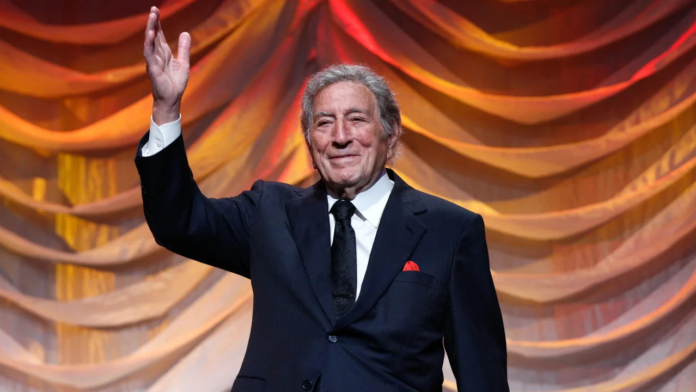A dos semanas de su cumpleaños 97, murió en Nueva York el cantante Tony Bennett.