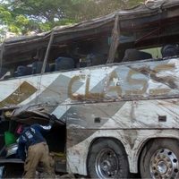 Falla de frenos causa accidente de autobús en Nayarit