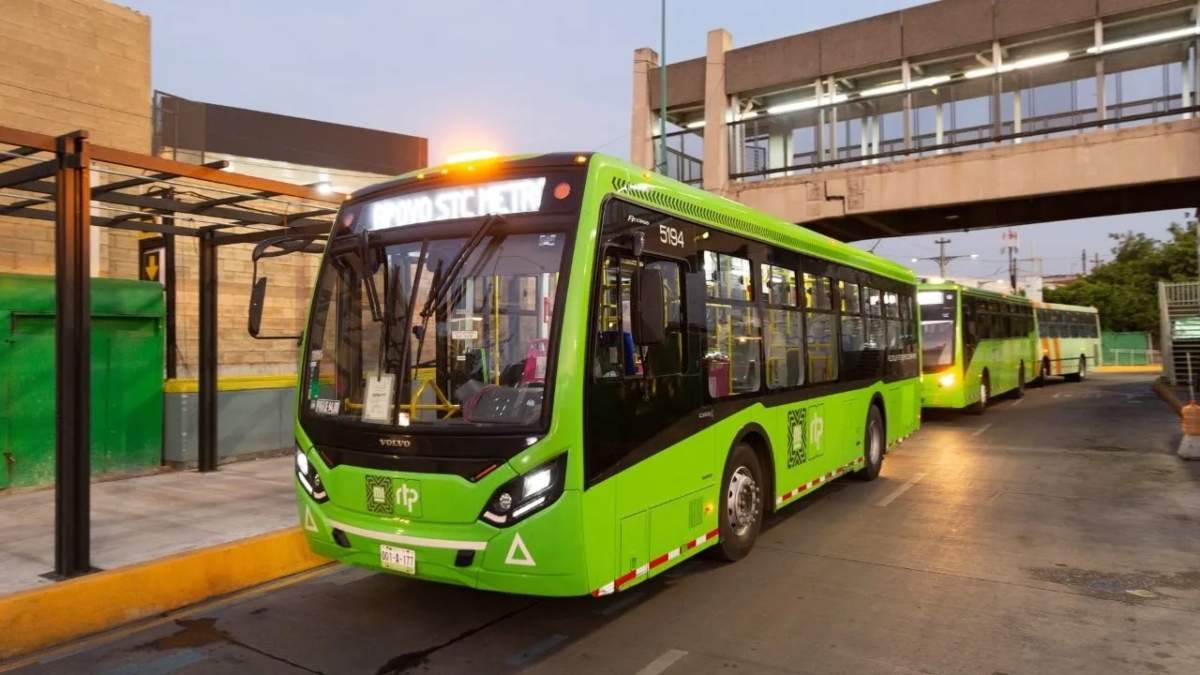 Rutas de RTP, Trolebús y Metrobús paralelas a Línea 1 del Metro CDMX. Foto: Gobierno