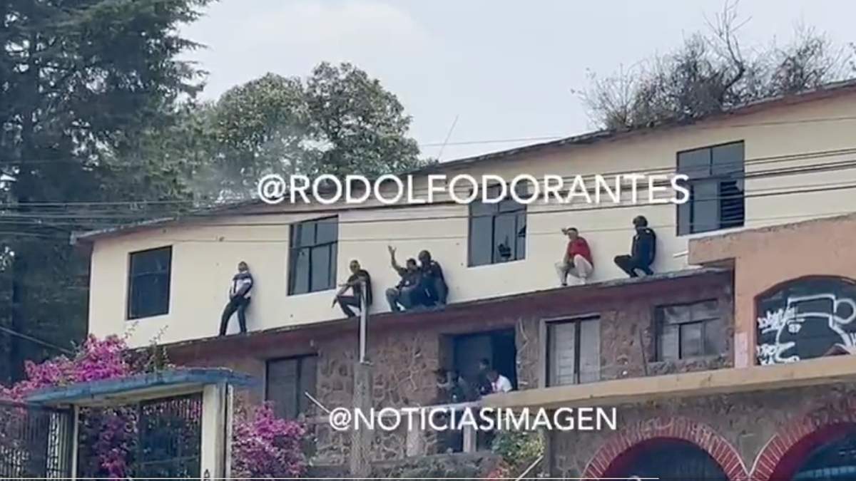 VIDEOS Reportan fuerte balacera contra policías en la México-Cuernavaca.Foto: @rodolfodorantes