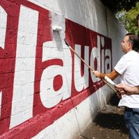Diputados del PAN pintan de blanco las paredes en apoyo a Claudia Sheinbaum