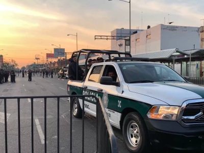 Más de 3 mil policías quitan puestos de Tepito para liberar 4 carriles