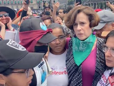 VIDEO Corren a Denisse Dresser durante Marcha del 2 de Octubre