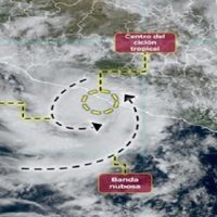 Tormenta ‘Max’ toca tierra en Guerrero; alertan por lluvias en 7 estados