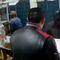 VIDEO Así extorsionaron a un local en la alcaldía Venustiano Carranza