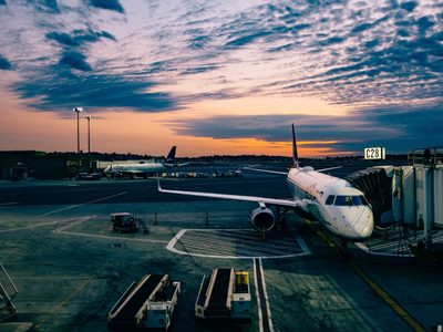 AICM y Fernández Noroña pelean por retraso en aeropuerto