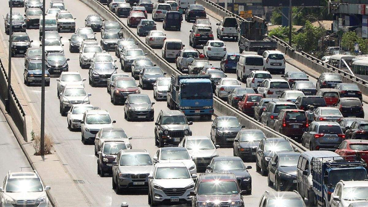 Conoce las placas que pueden circular este día de muertos
