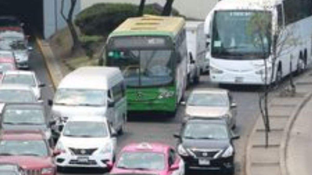 Este miércoles estas placas no deben circular