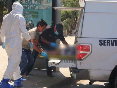 Motociclistas disparan a una mujer, Carolina Isabel, salía de su casa