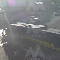 VIDEO Cierran Avenida Central en Ecatepec tras descarrilamiento de tren