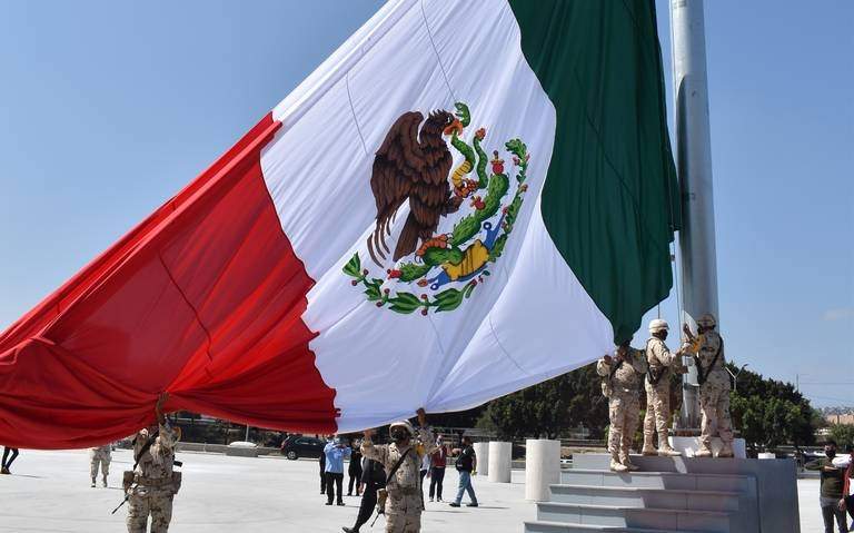 Llega el 24 de febrero miles de mexicanos se hacen la misma pregunta ¿El Día de la Bandera se considera un día de descanso oficial?