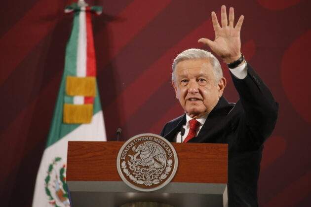 Aumento de pensión y creación de universidades, algunos de los logros que presume AMLO