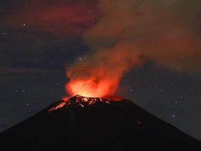 VIDEO Registran fuerte EXPLOSIÓN de Volcán Popocatépetl, piden no acercarse