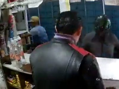 VIDEO Así extorsionaron a un local en la alcaldía Venustiano Carranza