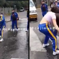 VIDEO ¿Otra vez? Alumnas de secundaria se pelean y lo captan