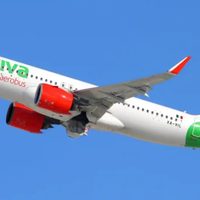 Viva Aerobús se disculpa con pasajero que fue desalojado de avión