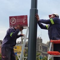 FOTOS Colocan letreros de "no fumar" en el Centro Histórico