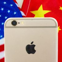 Biden minimizó la prohibición de teléfonos Apple a funcionarios del Gobierno de China