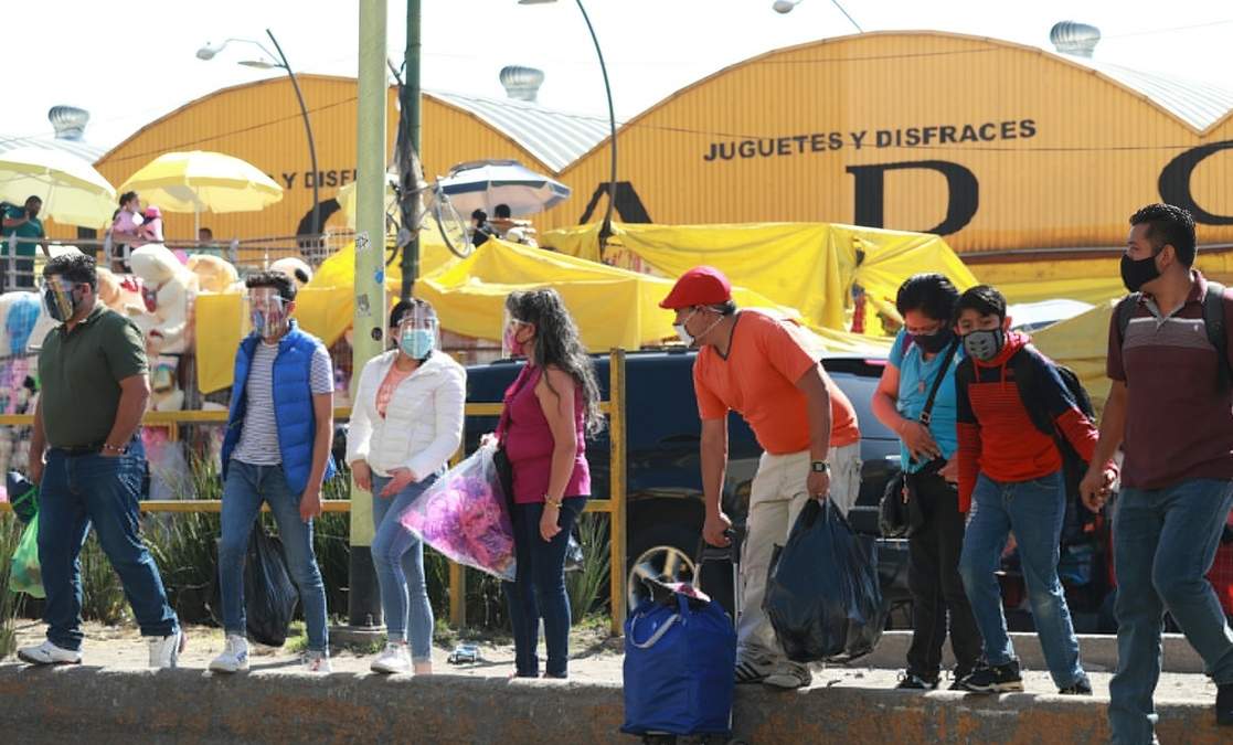 VIDEO Matan a hombre a balazos en los pasillos de la Merced. Foto: Especial