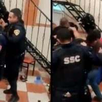 Policías vs Civiles: Así ocurrió golpiza en taquería de CDMX
