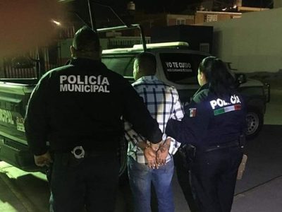 ¿Tóxica dónde? Mujer rompe vidrios del auto de su pareja por salir de fiesta
