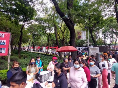 Ya son más de 13 horas del bloqueo en Paseo de la Reforma