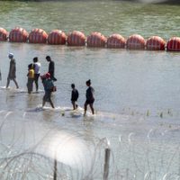 AMLO agradece a Biden por denunciar boyas contra migrantes de Texas