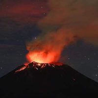 VIDEO Registran fuerte EXPLOSIÓN de Volcán Popocatépetl, piden no acercarse
