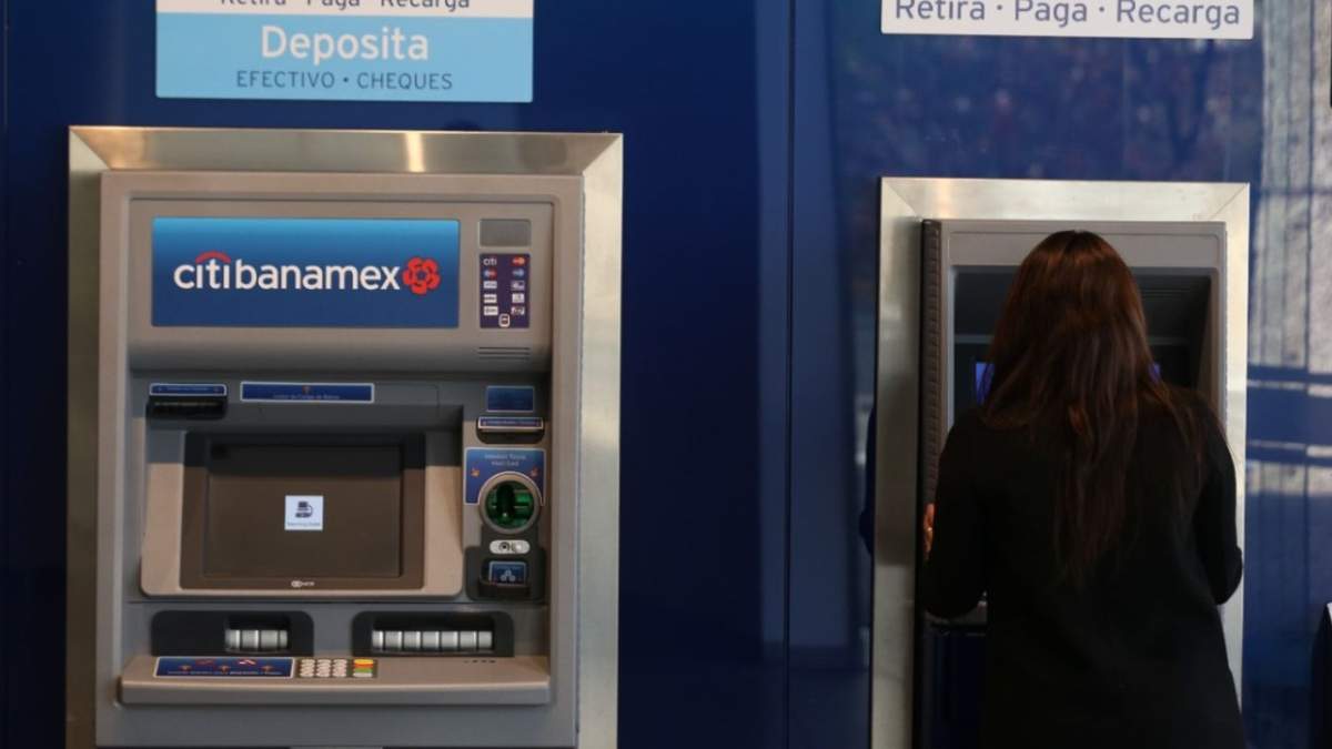 Si te afectó la actualización en los cajeros de Citibanamex, el banco te bonificaría por sacar tu dinero en cajeros de otros bancos