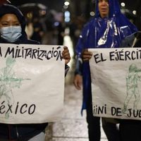 VIDEOS Así se puso la Marcha contra la Militarización de México