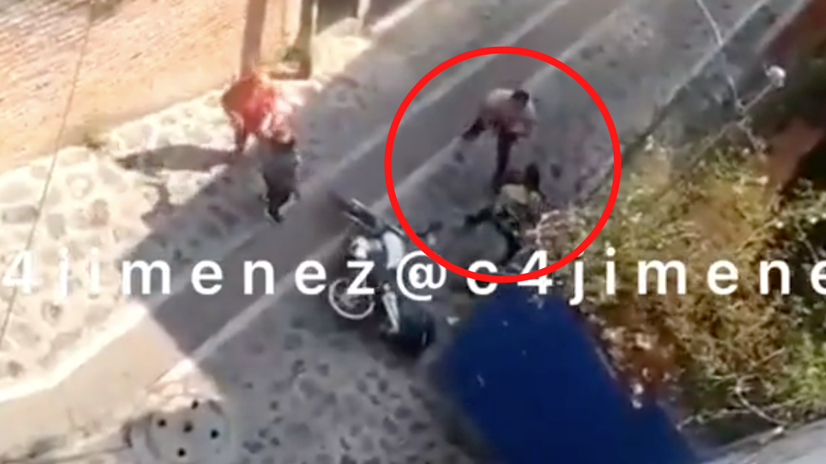 VIDEO Hombre pelea contra repartidor y luego le roba su celular. Foto: Carlos Jiménez