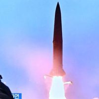 Corea del Norte sigue lanzando misiles a mar de Japón