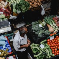 MERCADOS: suspenden nueva normativa tras megamarcha en CDMX