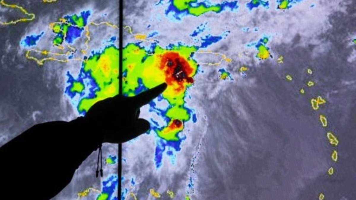 Tormenta tropical ‘Idalia’ se fortalece a huracán categoría 1; se dirige hacia Florida
