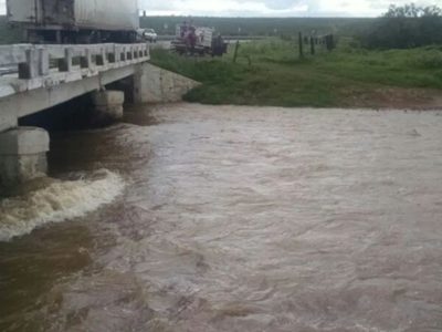 Desborde de arroyo en Guadalupe, Nuevo León, deja 8 casas afectadas