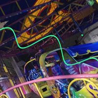 Muere hombre tras volar en juegos mecánicos de una feria en CDMX