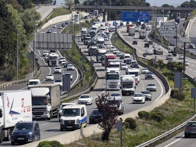 Carretera México-Cuernavaca colapsa por viajeros