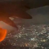 VIDEO Turbina de Viva Aerobús se incendia en las alturas