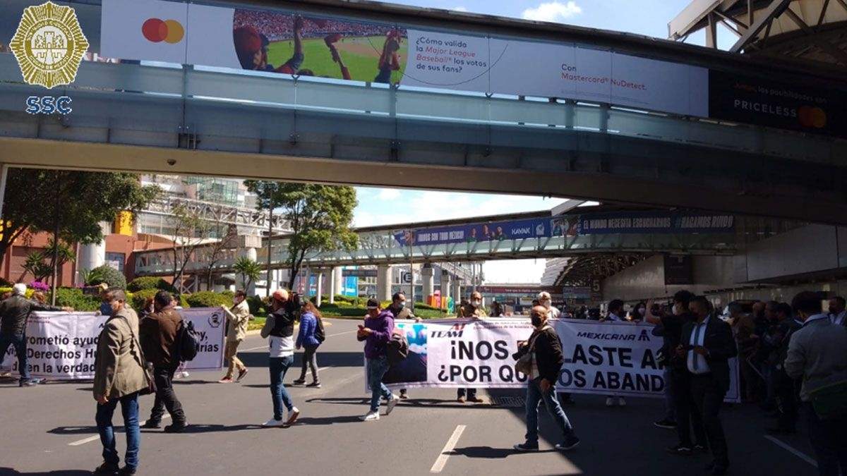 Hay manifestante en Terminal 1 del AICM