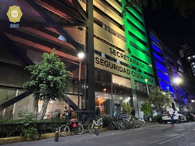 Por volar dron sobre policía de CDMX, detienen a esta persona