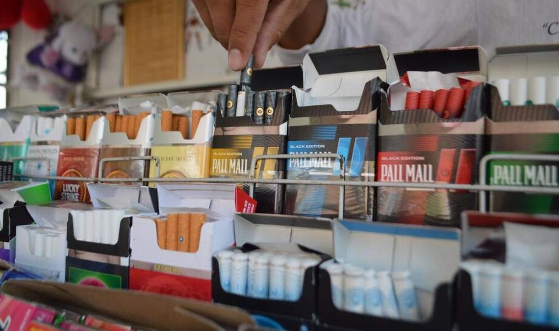Gobierno quiere prohibir venta libre de cigarros en tiendas y espacios públicos. Foto: Especial