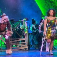 Lucerito Mijares sufre fractura en el estreno de su obra de teatro