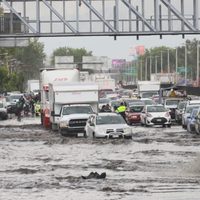VIDEOS Lluvia provoca inundaciones en Circuito Interior y Aeropuerto CDMX
