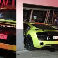 VIDEO Auto de 3 millones de pesos choca contra comercio en la Benito Juárez