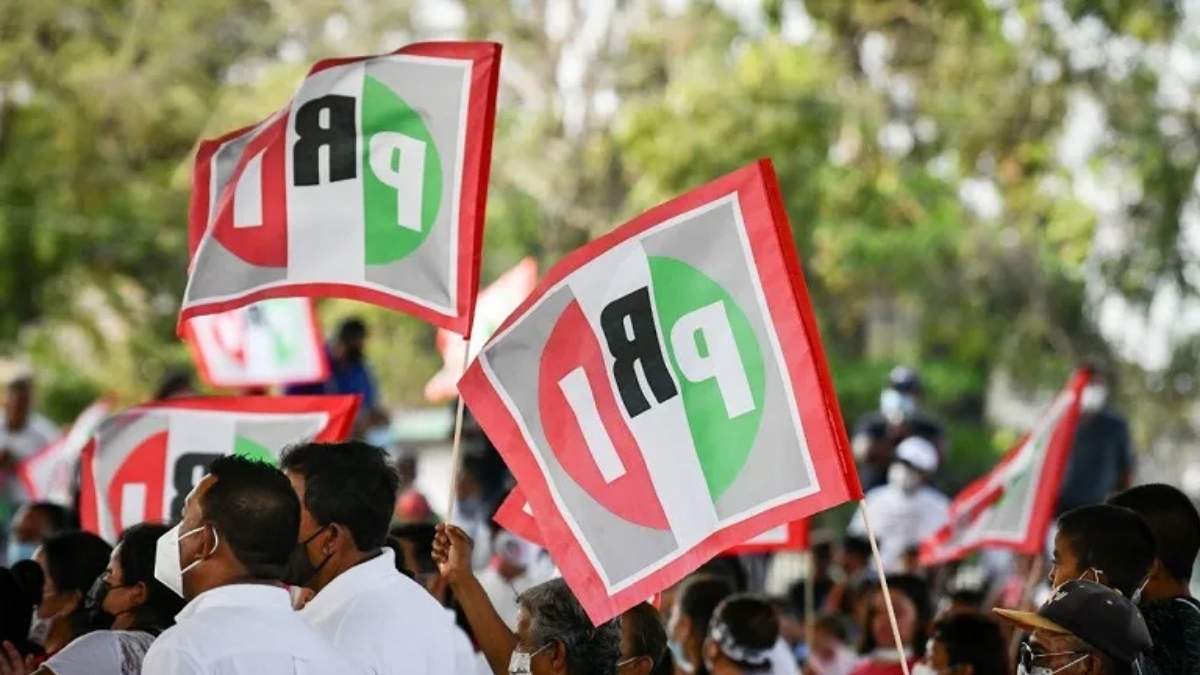 El PRI ya no usará los colores de la bandera, propone MORENA. Foto: Especial